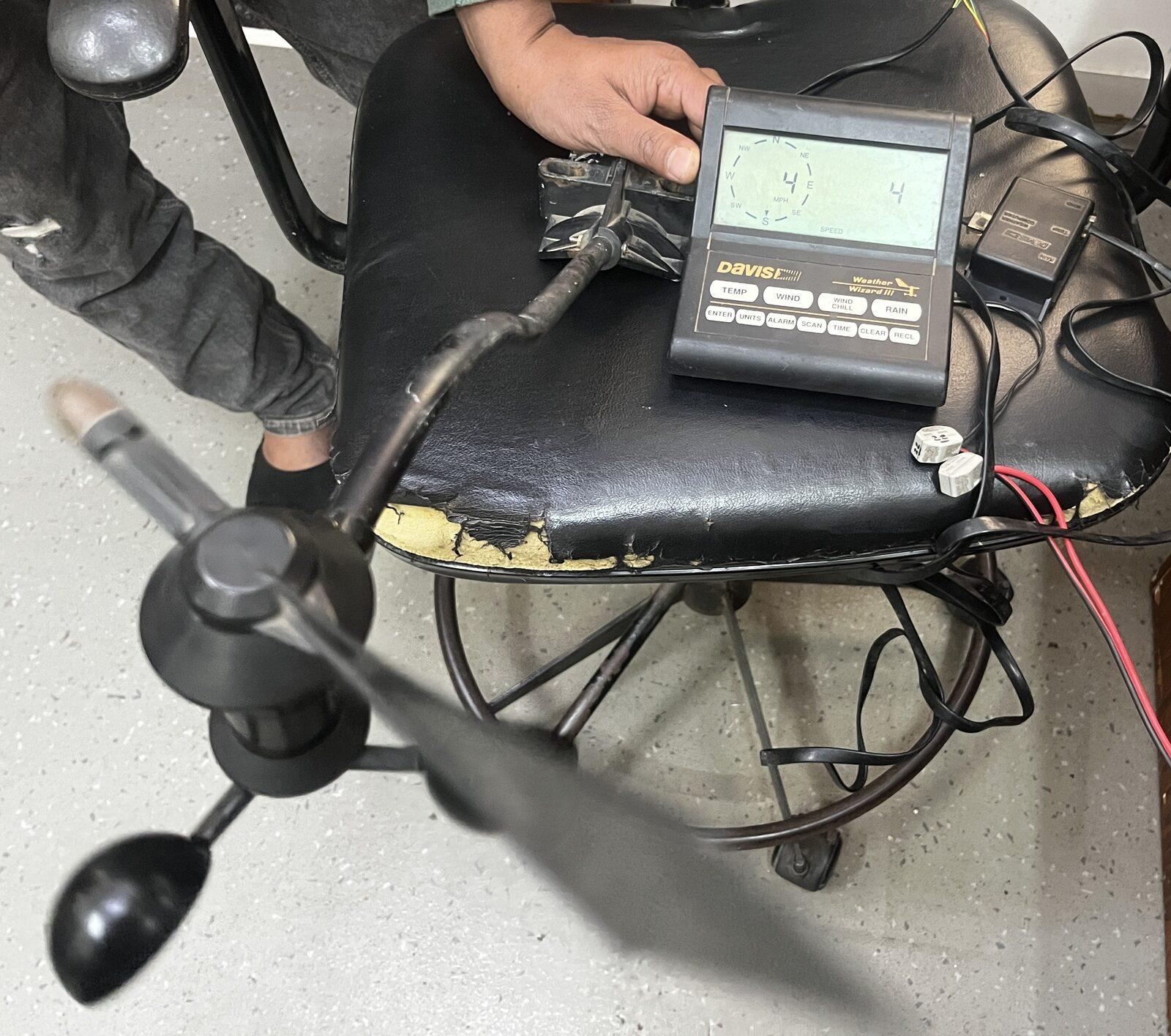 Davis Davis weather wizaed iii — refurbished bridge & navigation equipment