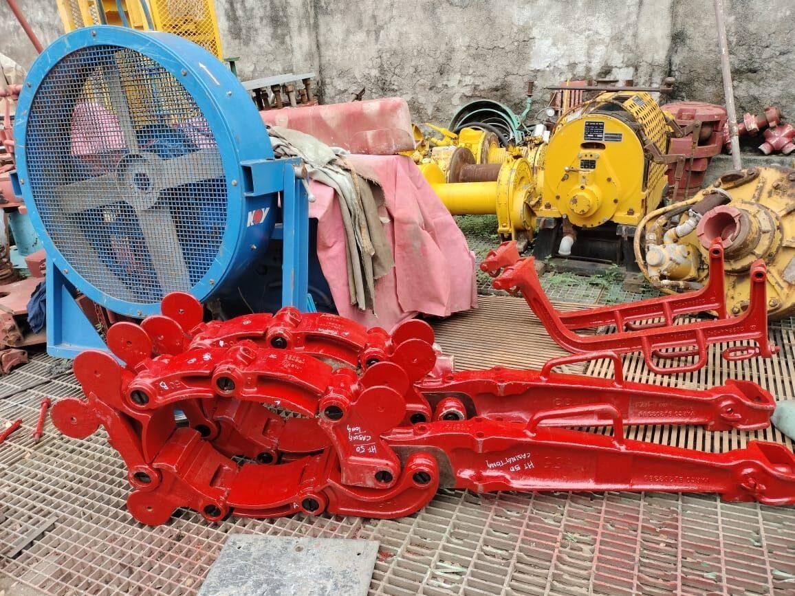 Manual Casing Tong HT-50 With Tong Dressed with 20 Inch Casing — refurbished oilfield, rig & drill-ship machinery
