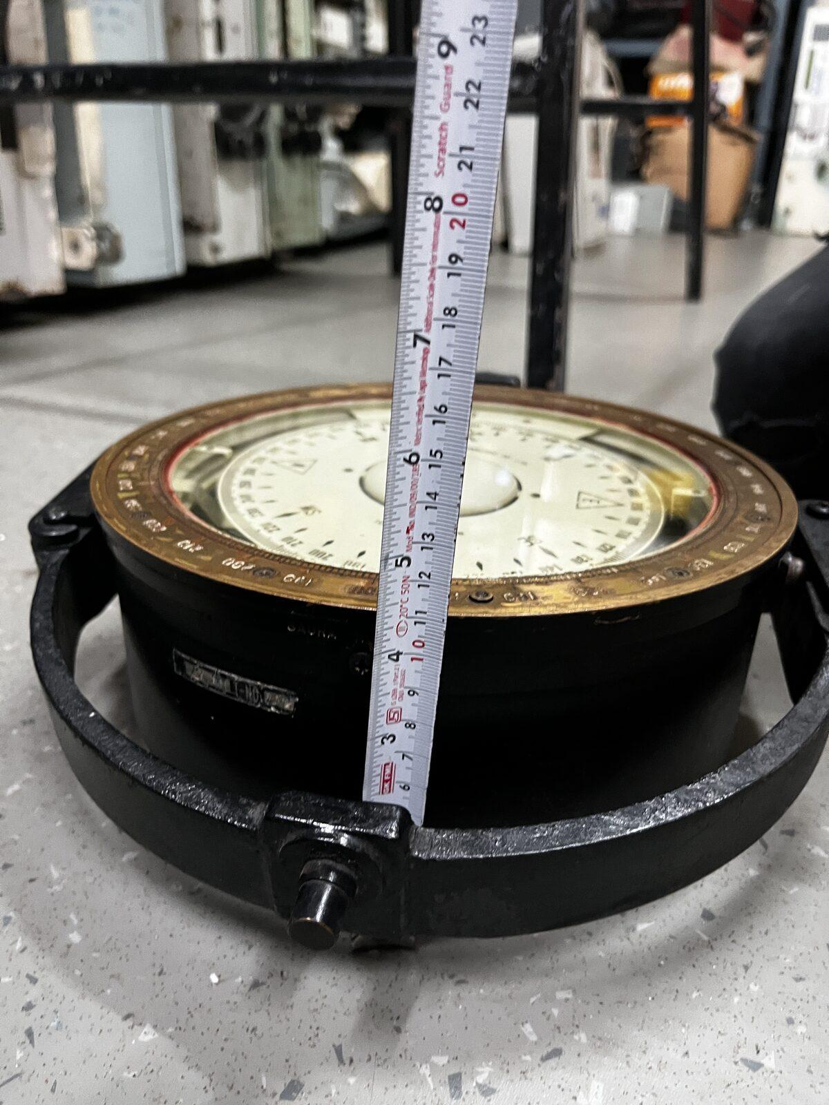 Saura Keiki Saura Keiki Sr. G2702 — refurbished marine antiques